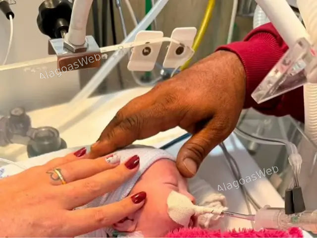 Foto que os pais tiraram com o Noah após eles serem chamados para retornar à Santa Casa de Rio Claro porque ele apresentou sinais vitais — Foto Arquivo Pessoal