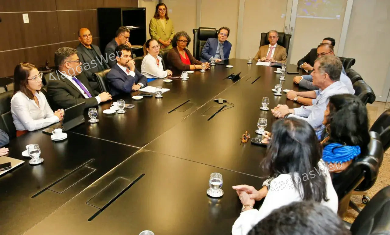TJAL discute desocupação de terras da Massa Falida da Laginha (imagem: TJ-AL)