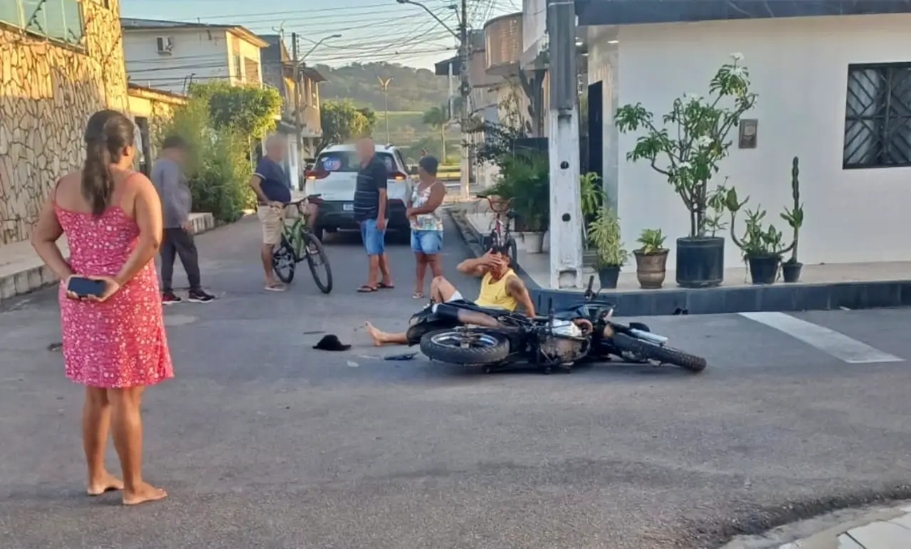 Colisão entre carro e moto deixa motociclista ferido em São Miguel dos Campos