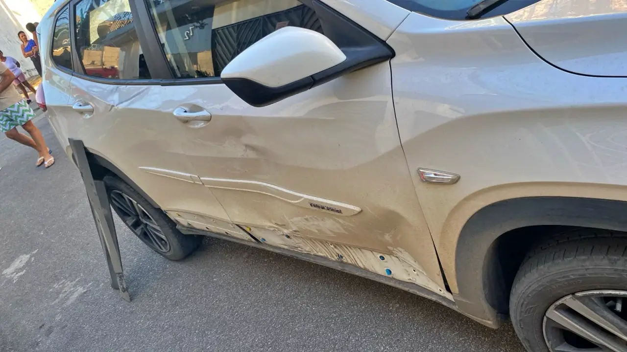 Colisão entre carro e moto deixa motociclista ferido em São Miguel dos Campos