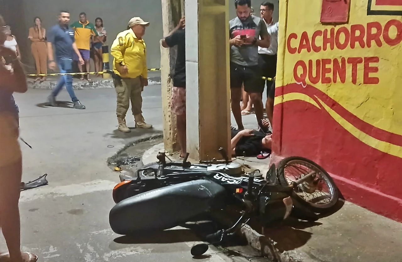 Motorista foge após acidente com motociclista no Centro de São Miguel dos Campos