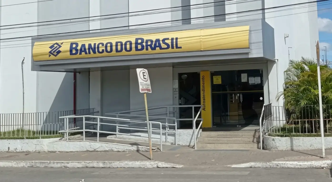 Bancos não abrem na segunda-feira, dia 12; veja como ficam Pix, boletos e pagamentos