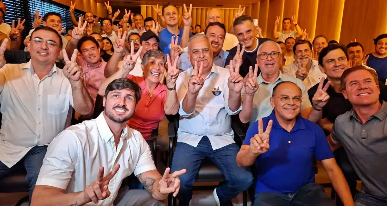 Alfredo Gaspar reúne 22 prefeitos e fortalece Flávio Bolsonaro em Alagoas