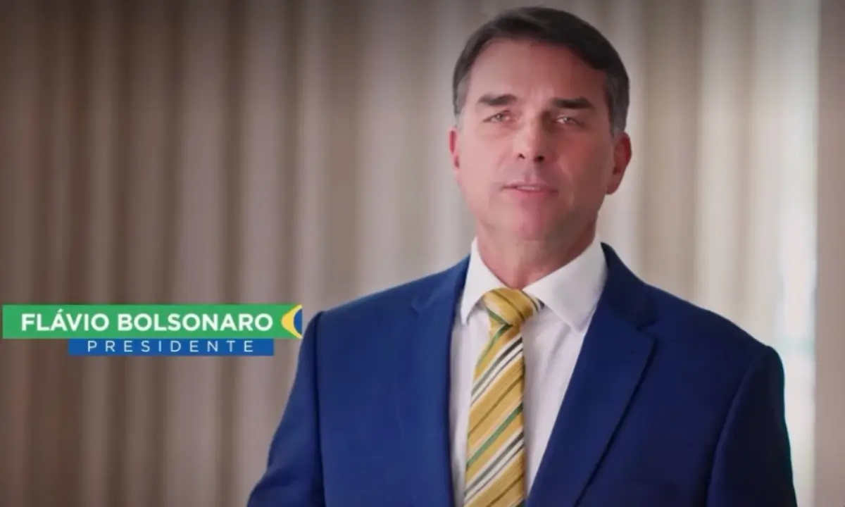 Propaganda de Flávio Bolsonaro fica sem áudio na televisão