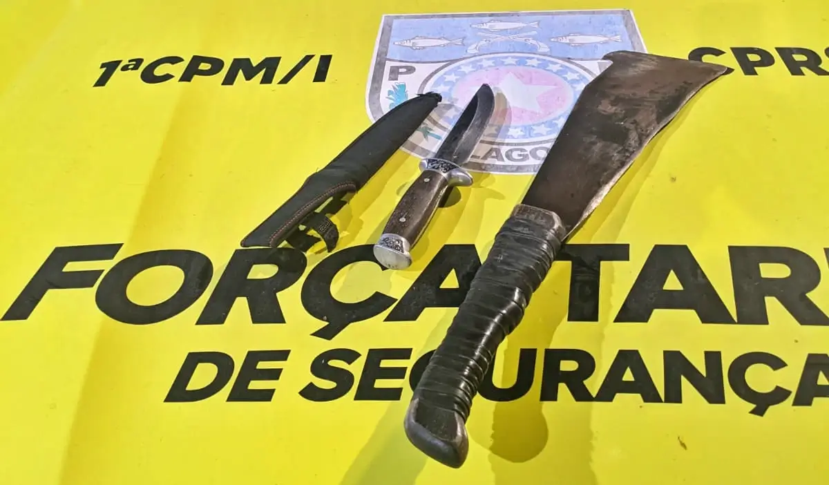 Homem agride ex-namorada e é preso com foice e faca em Boca da Mata