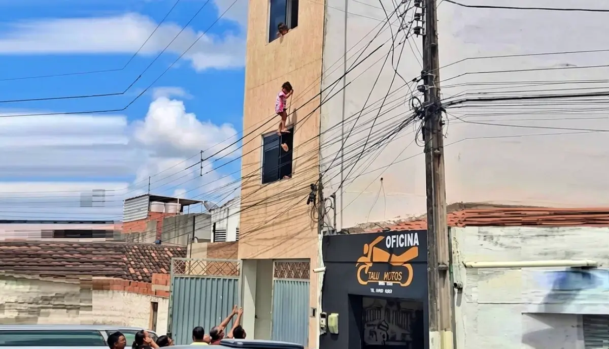Militar arrisca a própria vida para salvar criança pendurada em fios elétricos no interior de Alagoas
