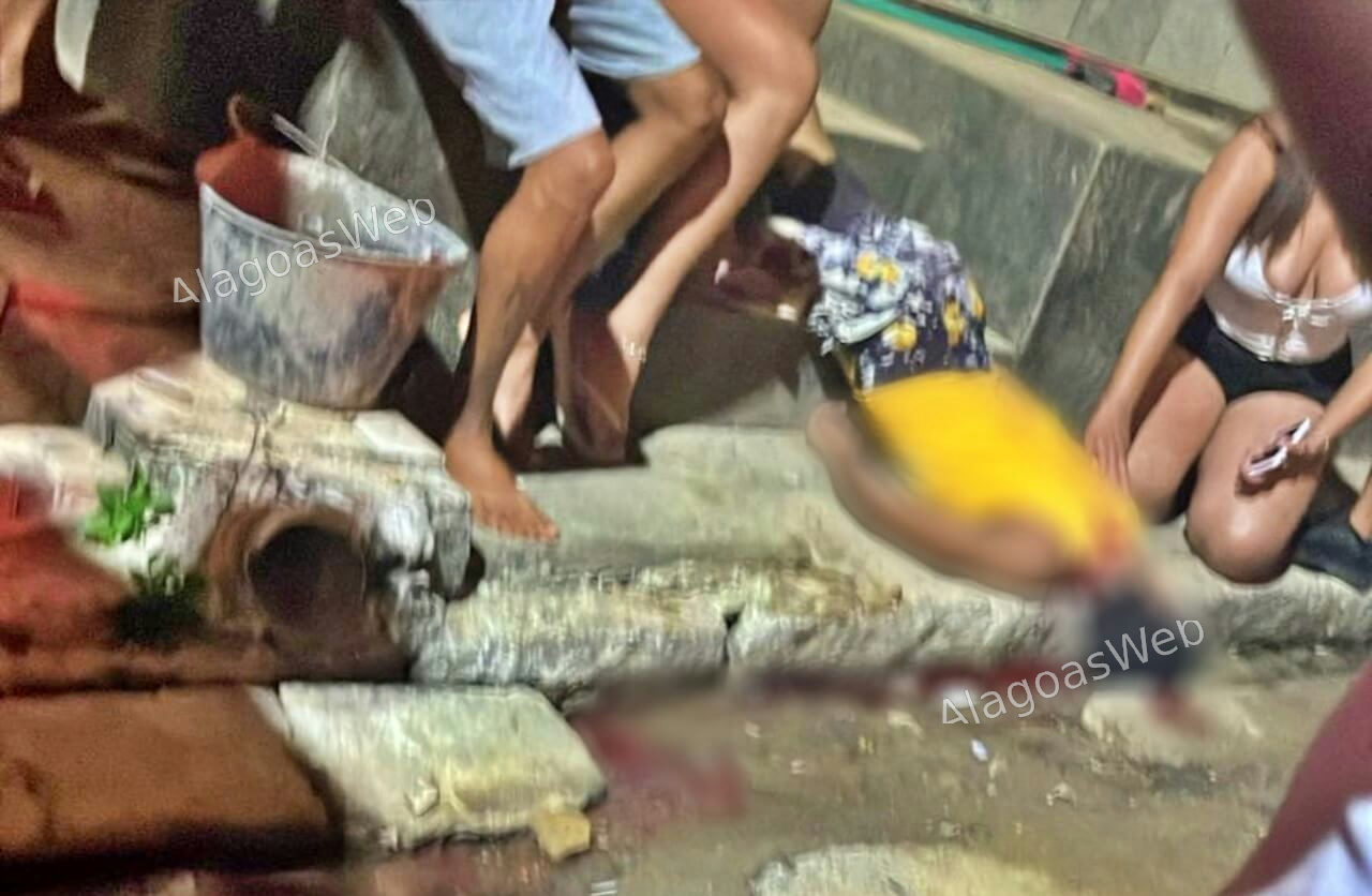 Jovem é executado a tiros na porta de residência em Roteiro