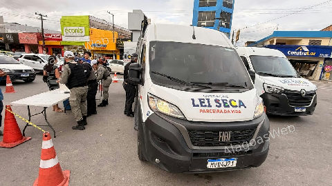 Operação Lei Seca aborda mais de 430 veículos e flagra condutores inabilitados em São Miguel dos Campos