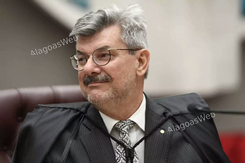 Ministro do STJ afastado por denúncia de assédio sexual mantém salário de R$ 100 mil