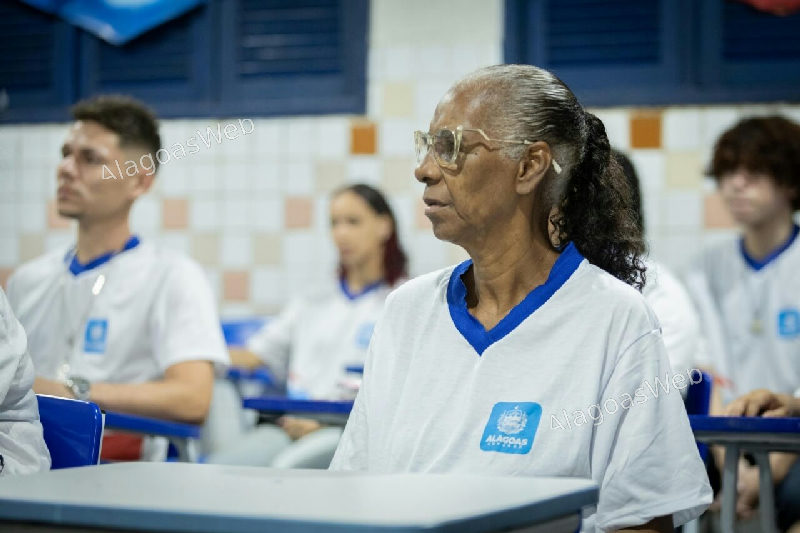 Encceja: alagoanos já podem se inscrever no exame que possibilita certificação do ensino fundamental ou médio
