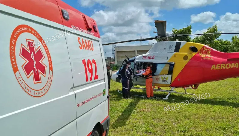 Homem em situação de rua é transferido em estado grave com apoio do helicóptero Falcão 5