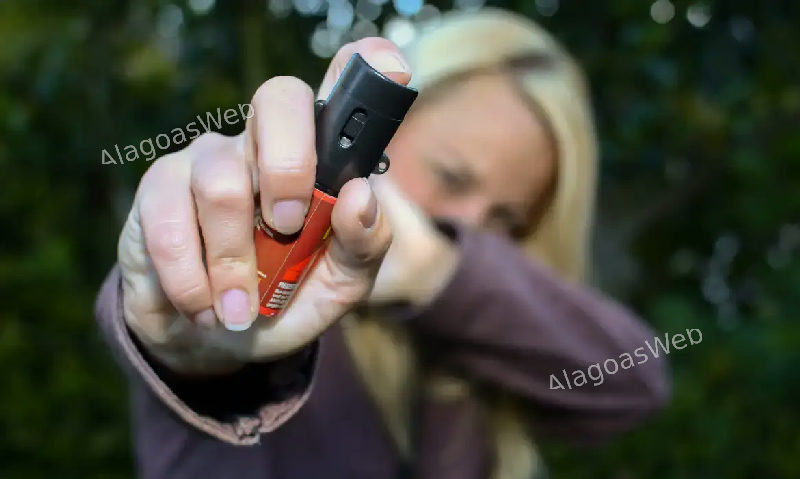 Mulheres já podem comprar e usar spray de pimenta para defesa pessoal