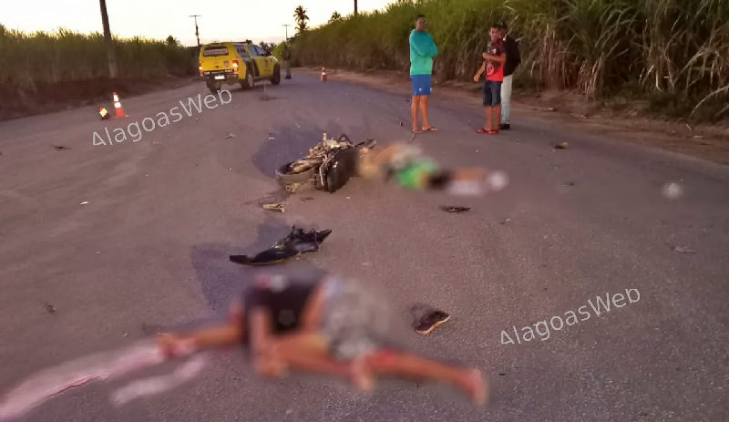 Colisão frontal entre ônibus e motocicleta deixa dois jovens mortos na AL-420, em São Miguel dos Campos