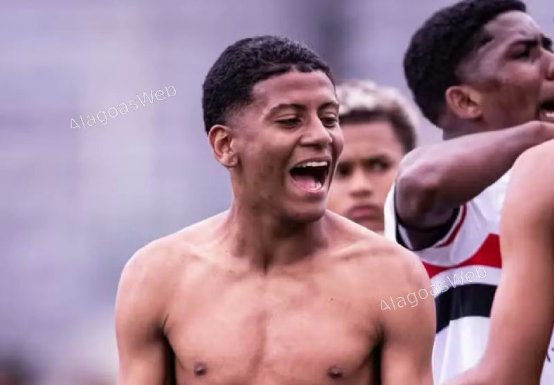 Ex-atleta da base do São Paulo é morto a tiros durante jogo em Maceió