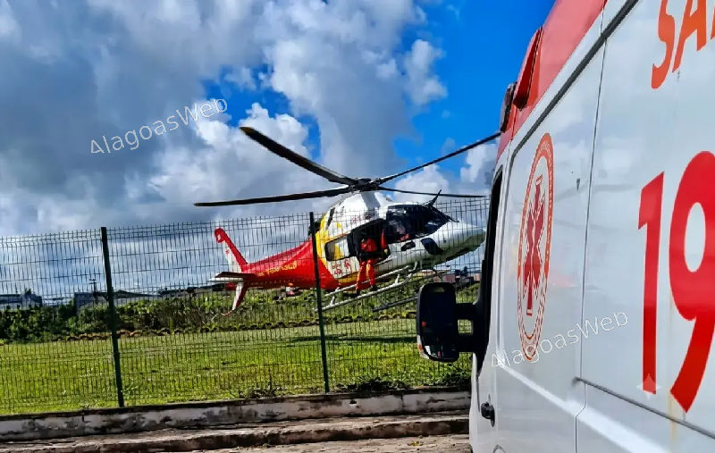 Homem passa mal durante partida de futebol e é transferido de helicóptero para hospital